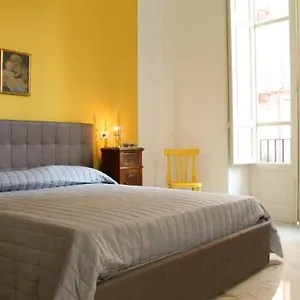 A Casa Di Enza , Palermo Italia